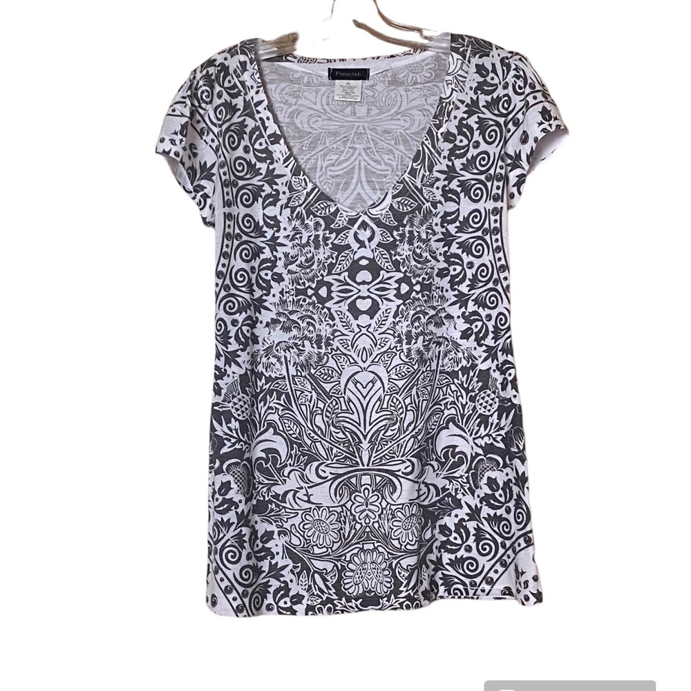 Vintage, white and gray women’s V-neck T-shirt by Flourish. Sz XL